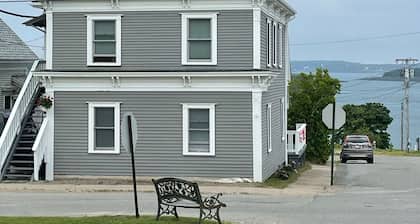Coastal Gem historic Eastport Water Street walk to shops, restaurants, galleries