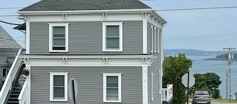 Coastal Gem historic Eastport Water Street walk to shops, restaurants, galleries