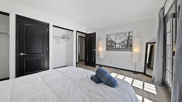 3 bedrooms, desk, iron/ironing board, WiFi