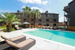 Unclassified image, 2 of 14, button