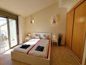 3 habitaciones, tabla de planchar con plancha y wifi gratis