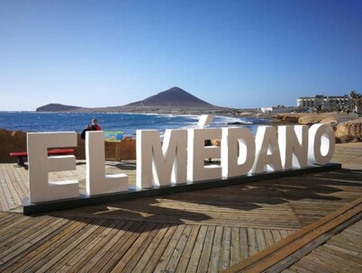 Villa Los Vientos only 100m to the surf beach, terrace, balcony, sea view, wifi