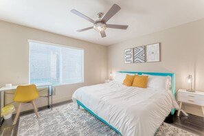 Unclassified image, 2 of 14, button - King bed 1BR close to Downtown w fast wifi w/ pool (Austin)