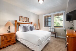 3 bedrooms, iron/ironing board, Internet, bed sheets