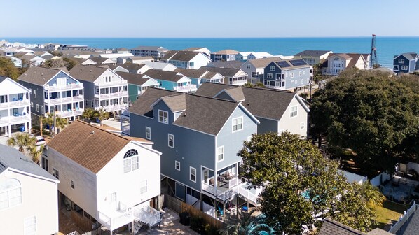 Exterior - 7 BR Walk to the Beach House with a Heated Private Pool! Sea Star (Surfside Beach)