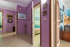 2 quartos, ferros/tábuas de passar roupa