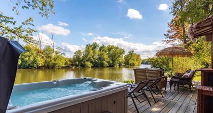 Welcome to The Boathouse! Waterfront/Boats/Hot tub