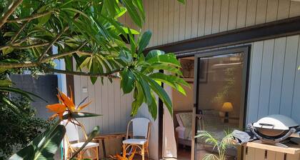 Alcorn Garden-Beautiful, dog friendly 2 mins walk to beach