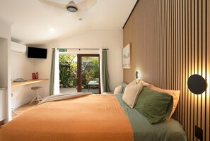 Iron/ironing board, free WiFi, bed sheets