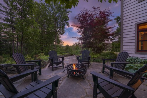 The Bolton House - 5 BR 3.5 BA Home with Hot Tub