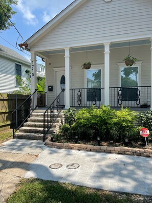 تفاصيل الفندق من الخارج