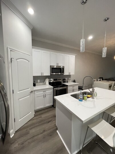 Jazzfest Spot blocks from Fairground 3Bdrm 2 1/2 Bath