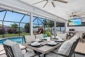 Outdoor dining