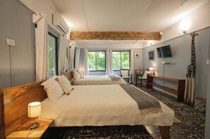 5 bedrooms, in-room safe, free WiFi, bed sheets