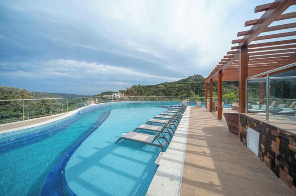 Indoor pool, outdoor pool