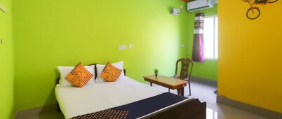 Goroomgo Sun Plaza Lodge Konark