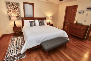 4 bedrooms, desk, iron/ironing board, WiFi