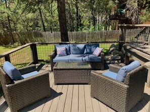 Terrace/patio - Bearadise - Pet friendly - Walk to Downtown McCall - Hot Tub - WiFi - Sleeps 10 (McCall)