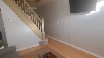 Smart TV, books, offices