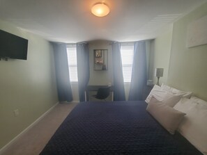 2 bedrooms, desk, iron/ironing board, free WiFi