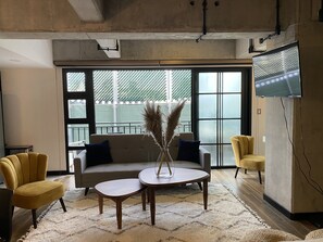 TV connectée, espaces bureaux, imprimantes