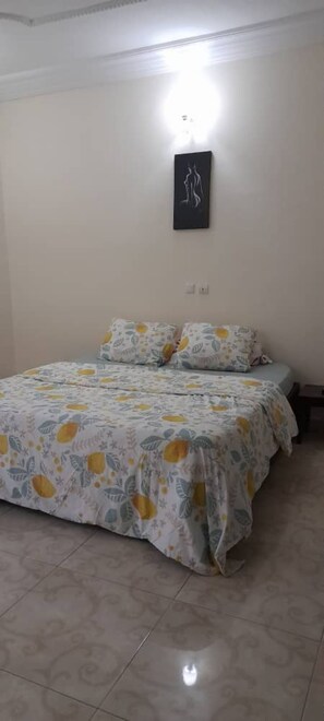 2 bedrooms, iron/ironing board, free WiFi, bed sheets