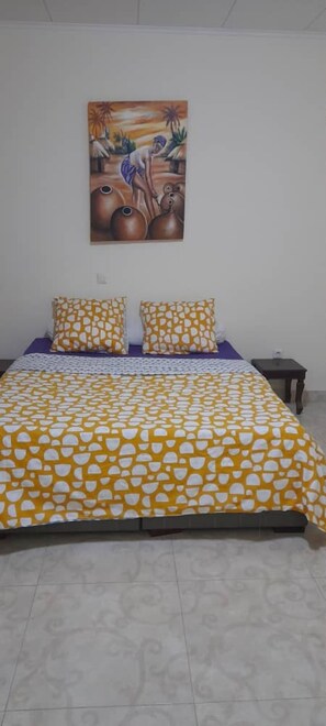 2 bedrooms, iron/ironing board, free WiFi, bed sheets