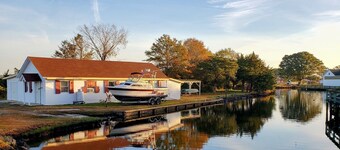 The Lucky Hook, Hyde Co, Waterfront, Pet & Family Friendly w/kayaks, Fireplace  