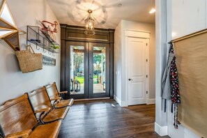 المنشأة من الداخل