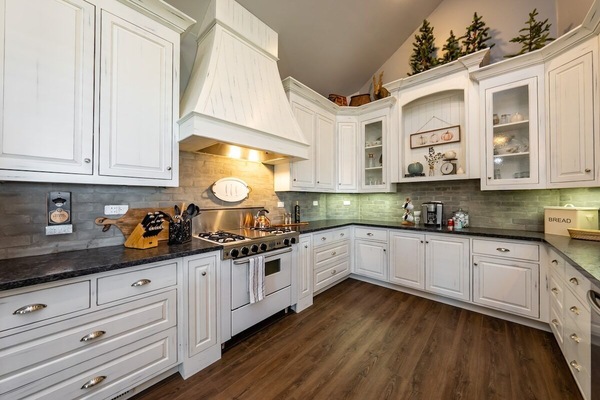 Welcome to The Great Escape. We believe in unbeatable service, communication, and amenities! Stay with us! @thecabinhost