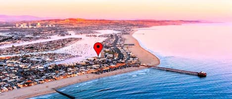 Plage à proximité, chaises longues, serviettes de plage