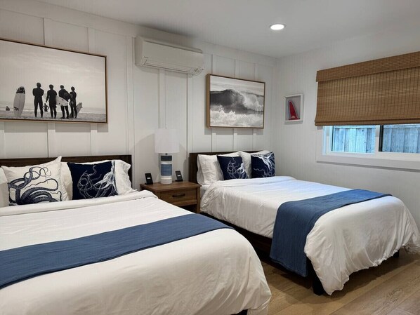 2 chambres, bureau, fer et planche à repasser, lit parapluie