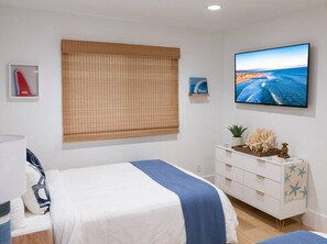 2 Schlafzimmer, Schreibtisch, Bügeleisen/Bügelbrett, Reisekinderbett