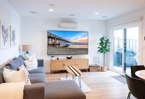 Smart TV, DVD player, biblioteca musical, aparelho de som