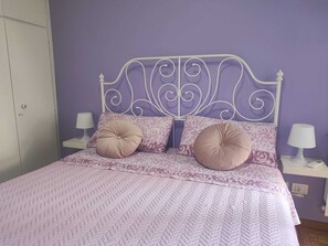 1 Schlafzimmer, Bügeleisen/Bügelbrett, Reisekinderbett, kostenloses WLAN