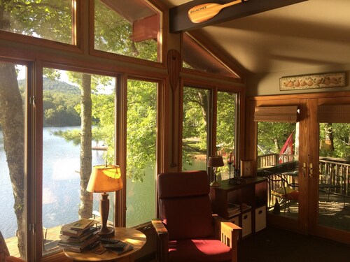 Quaint two bedroom cabin just a few steps away from and on Mountain Rest Lake.