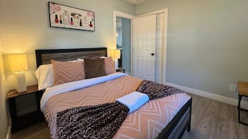 2 chambres, fer et planche à repasser, Wi-Fi gratuit, draps fournis