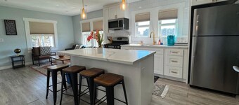★ Pasadena 2B/2B fully remodeled with 2 parking ★
