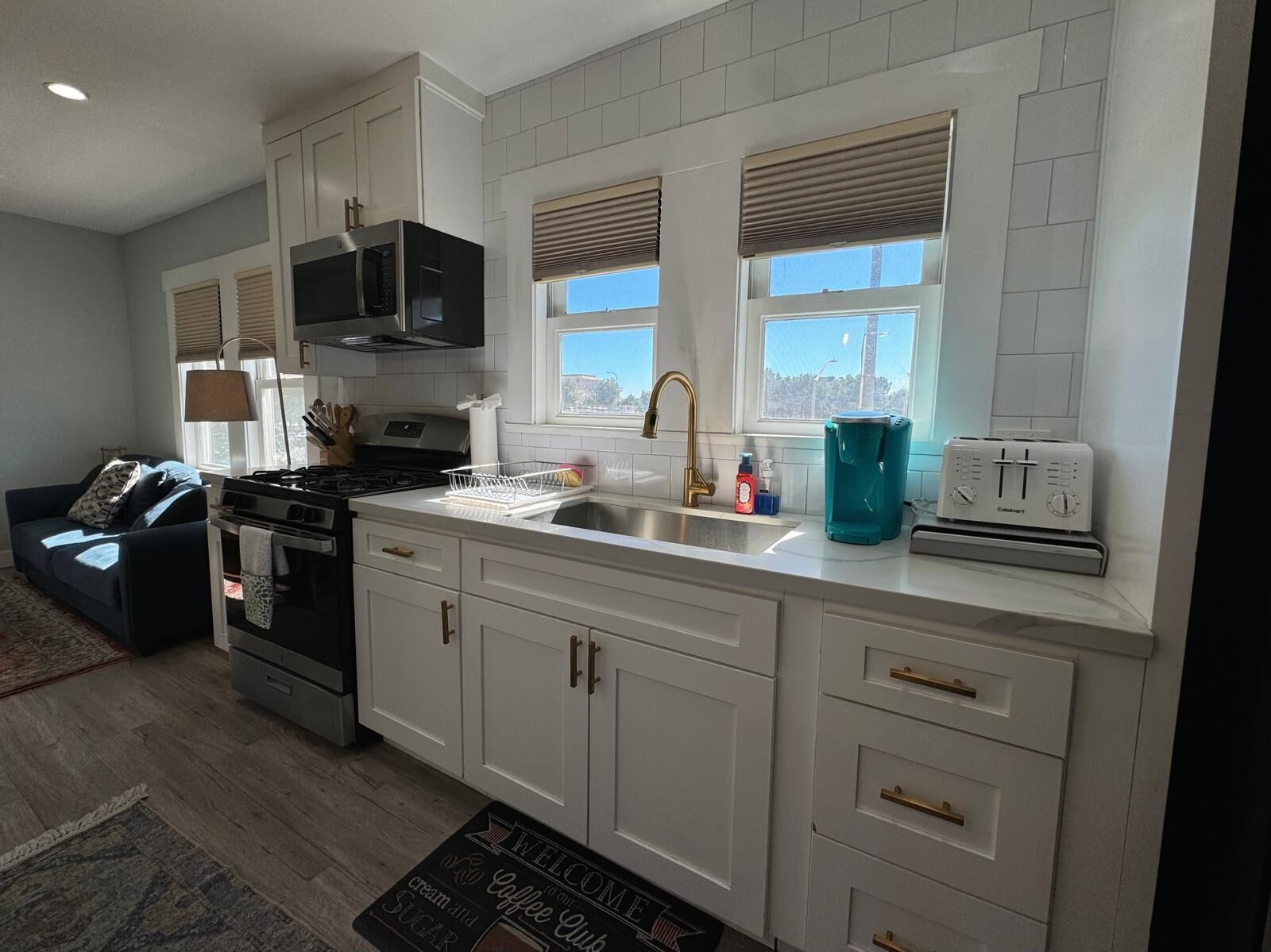 Kitchen sink area