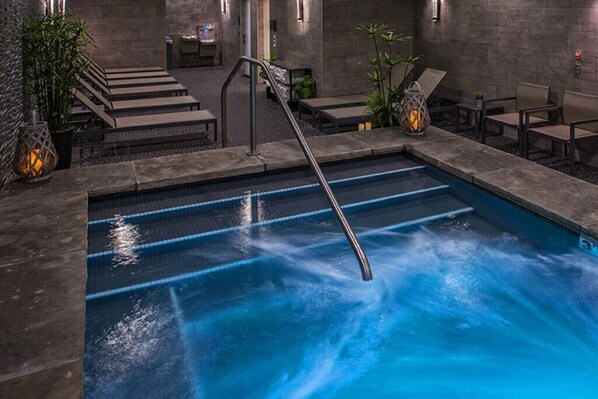 Piscina coperta, piscina all'aperto
