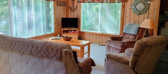 Up North getaway - short walk to lake