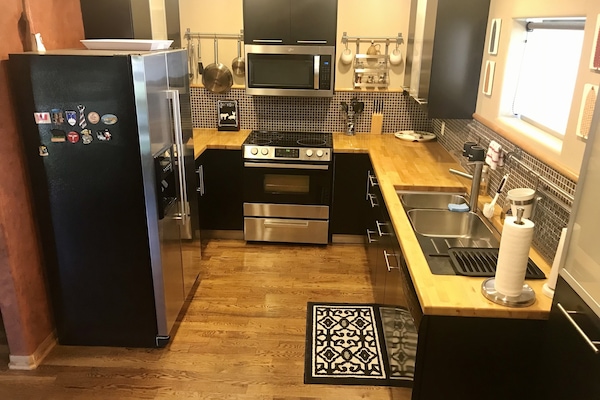 Frigorífic, microones, forn i placa de cuina