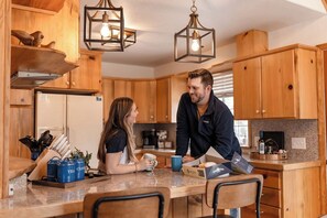 Fridge, microwave, oven, stovetop - The Knotty Sparrow ~ Prime Spot + S’mores Nights (Shaver Lake)