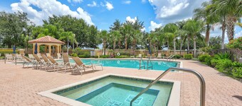 Beautiful 3Br/2.5Ba Golf Course Townhome w/Bunk Room for the Kids!