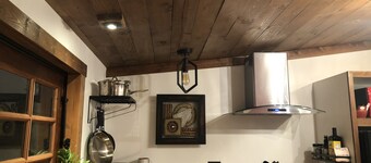 Ranchito Paraiso: Pet-friendly Rustic Elegance in the Desert 