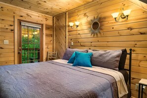 4 bedrooms, iron/ironing board, travel cot, free WiFi