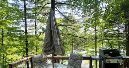 Relaxing River Cottage-HOT TUB Hot Springs Hot Tub just added.