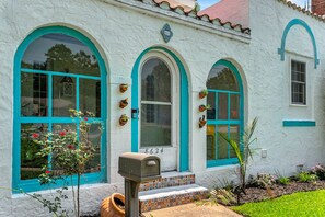 Exterior detail - Spanish Style Casita • 2BR/2BA • Dogs Welcome (Norfolk)