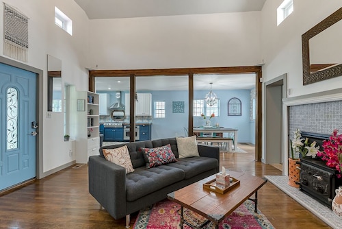 Spanish Style Casita • 2BR/2BA • Dogs Welcome