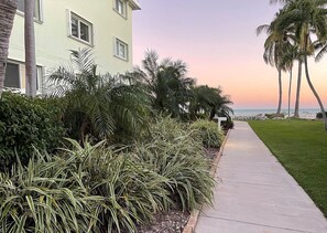 Property grounds - Huge Oct savings!  Sea-Esta! condo, Beach, Pool, Key Colony Beach! (Key Colony Beach)